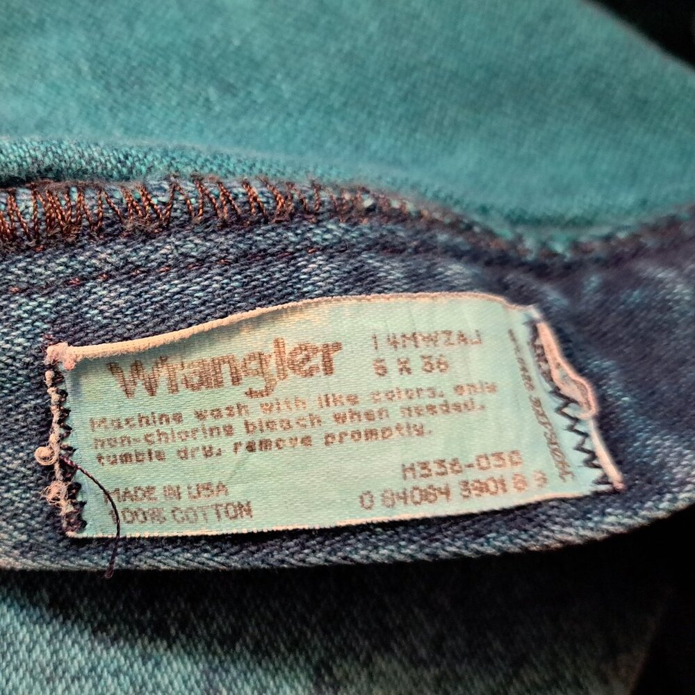 Vintage 1980s Wrangler High-Waisted Teal Acid-Wash Denim Jeans - Picture 6 of 9